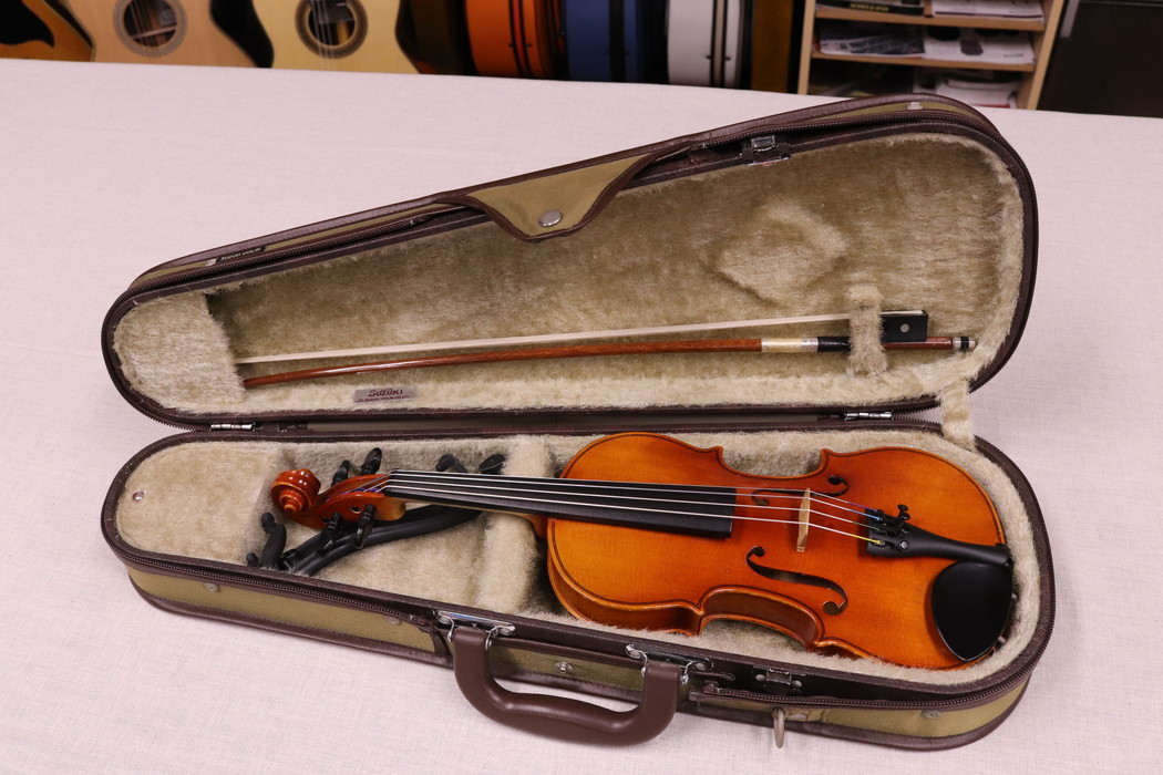 最新発見 バイオリン b07⭐鈴木 1/8サイズ Anno2002ケース付 NO.200 